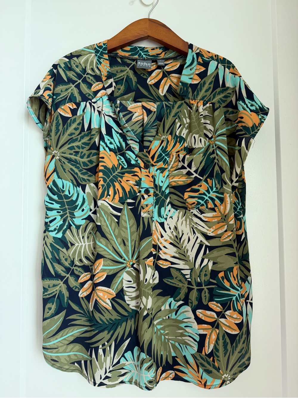 New York & Company Navy Tropical Palm Leaf Print V-Neck Blouse Large
